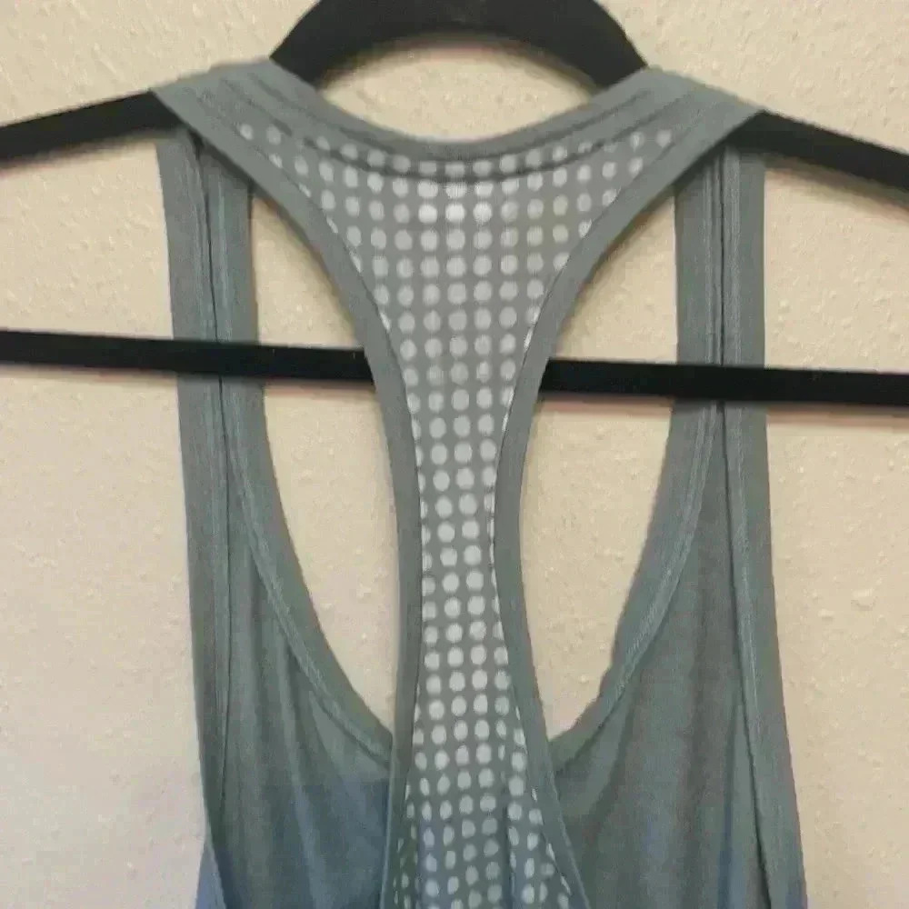 NIKE Women’s Tank Top - Picture 7 of 8